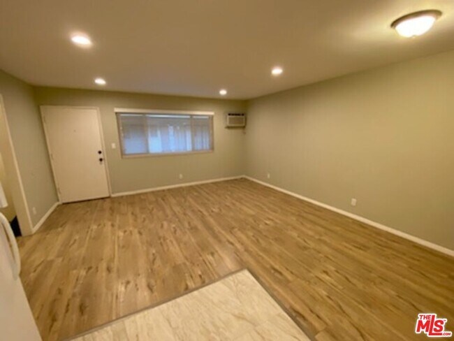 Building Photo - 3224 Chapman St