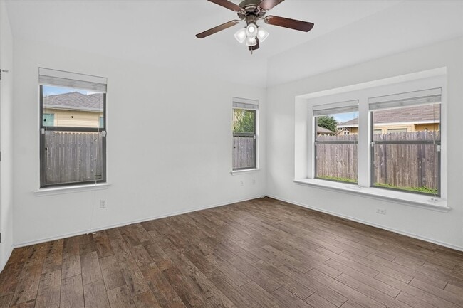 Building Photo - 15111 Parrish Ln