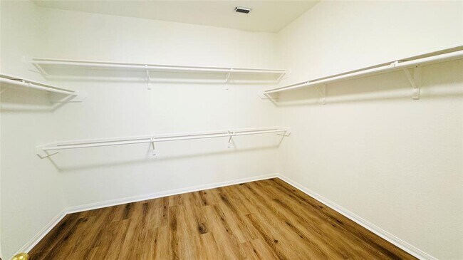 Building Photo - 3218 Oak Cliff Ln