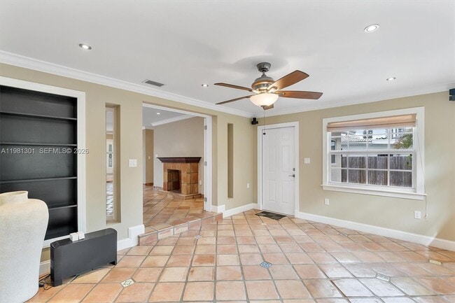 Building Photo - 300 187th St