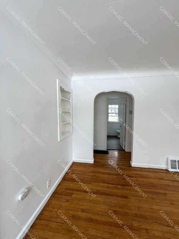 Building Photo - 3210 Herrick St