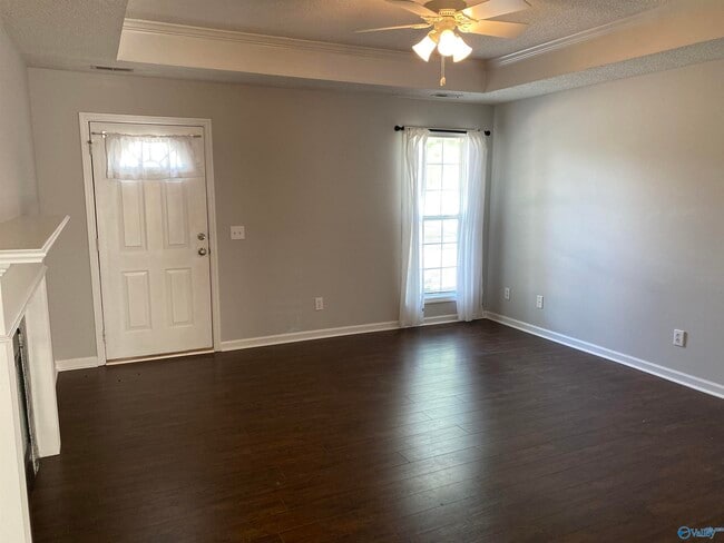 Building Photo - 111 Castleridge Dr