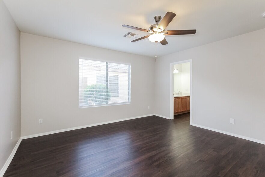 Building Photo - 11357 W Loma Blanca Dr