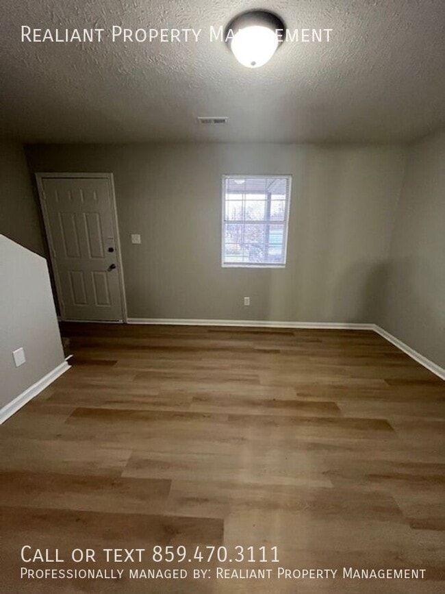 Building Photo - 31 Hurley St