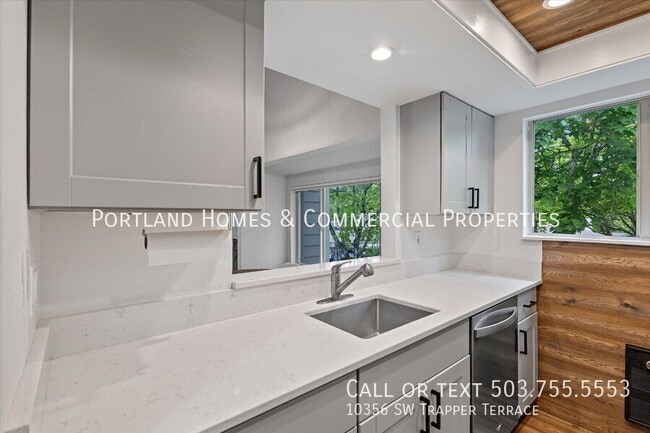 Building Photo - 10356 SW Trapper Terrace
