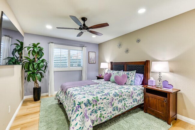 Building Photo - 1519 Via Hacienda