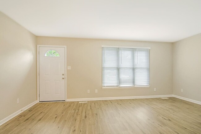 Building Photo - 2908 Buckthorne Ct
