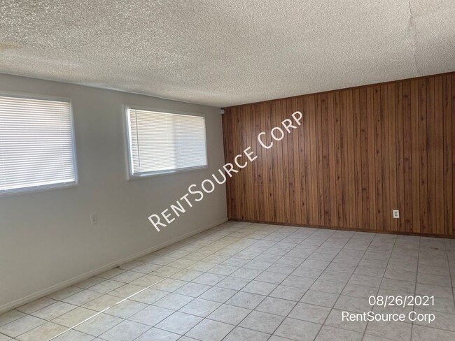 Building Photo - 25522 Anderson Ave