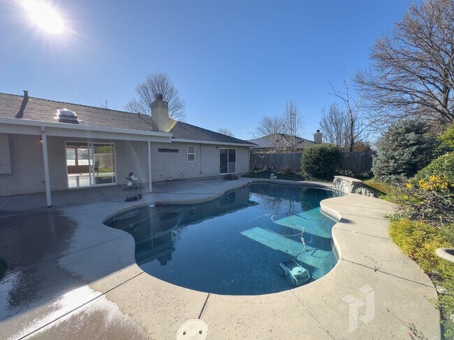 Building Photo - Amber Grove Home for Rent in Chico CA | Pool, Remodeled Interior, Landscaped Yard