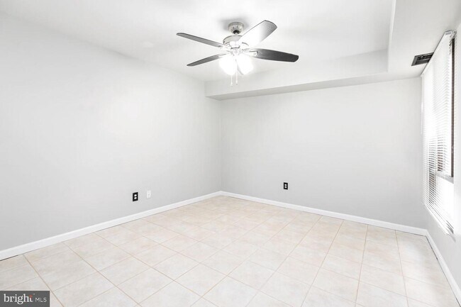 Building Photo - 7802 Dassett Ct