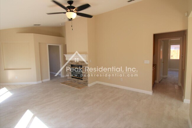 Building Photo - Updated 4bd/2ba Elk Grove Home with 2 Car Garage