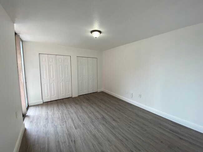 Building Photo - 19851 SW 114th Ave