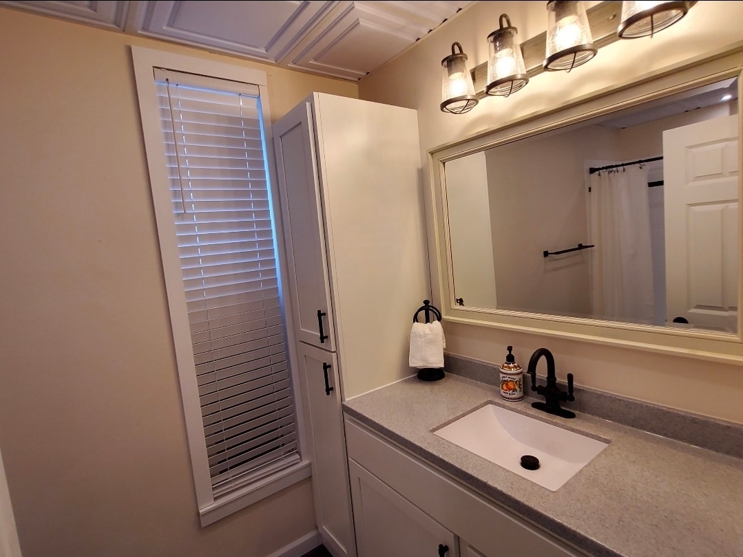 Bathroom - 1614 Michigan Blvd