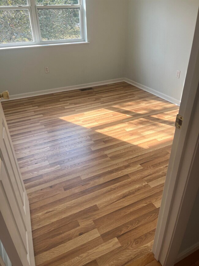 Building Photo - 53 Back River Rd