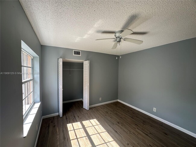 Building Photo - 1107 SW 83rd Ave