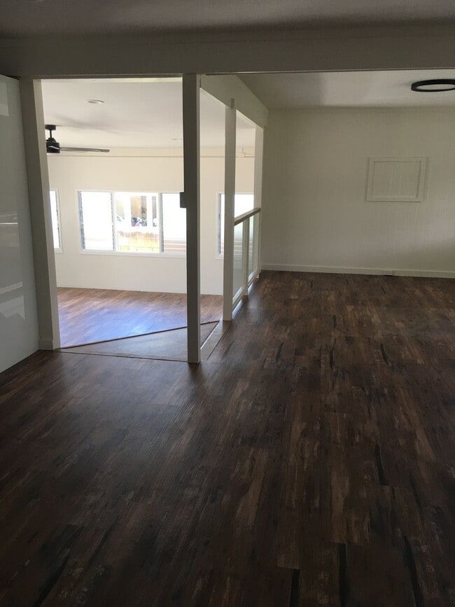 Building Photo - Completely renovated 3 bedroom 2 bath Wahi...