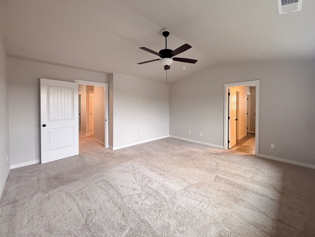 Building Photo - 5590 Mountain Quail Dr S