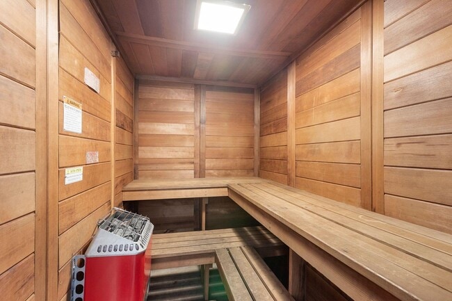 Building Photo - 2787 John F. Kennedy Blvd