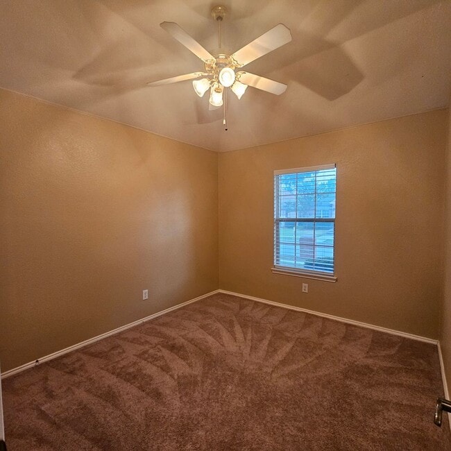 Building Photo - Pine Ridge Estates