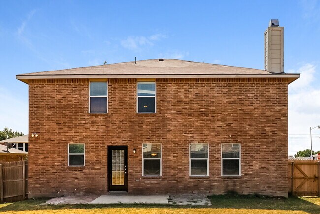 Building Photo - 631 Silvertop Rd