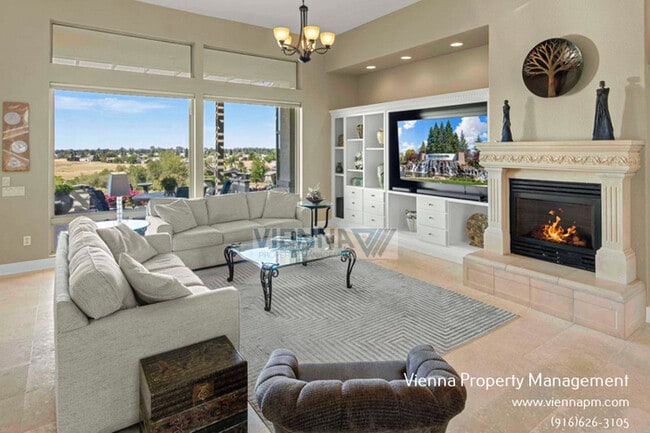 Building Photo - 1550 Summerhill Ln