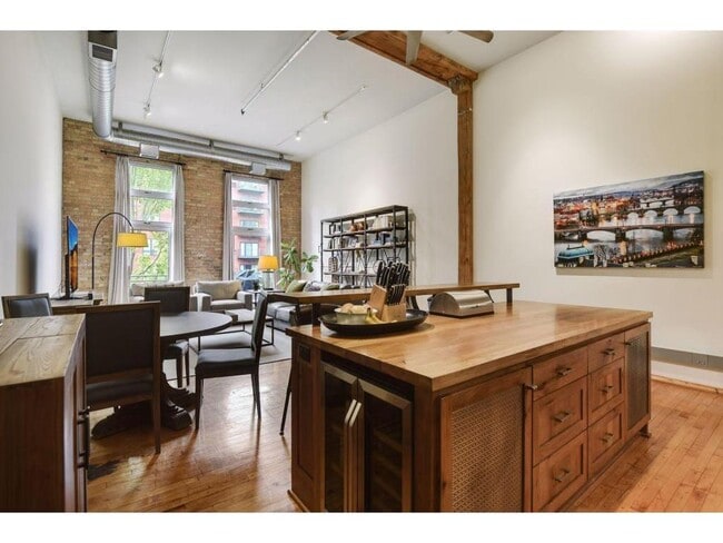 Building Photo - 801 N Washington Ave