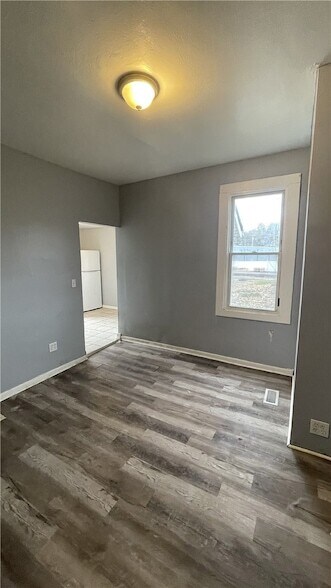 Building Photo - 139 N Water Ave