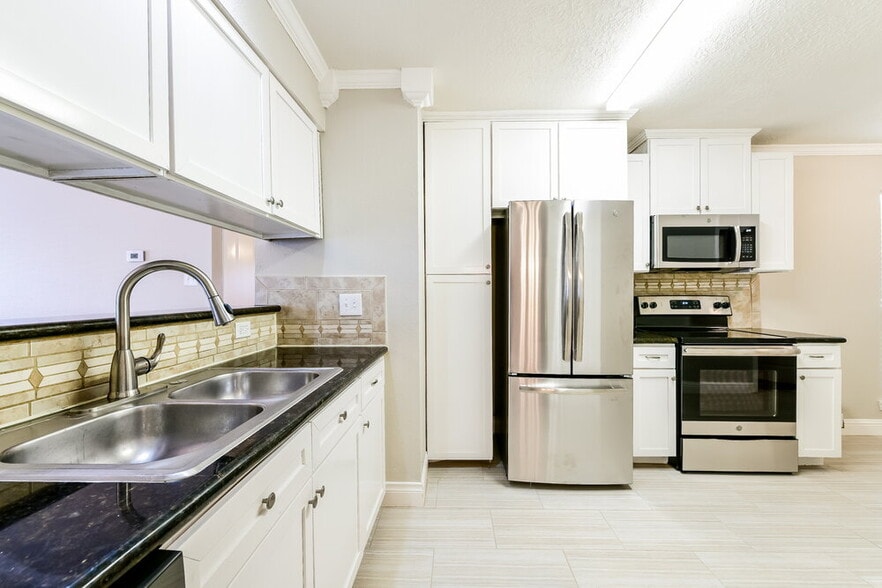 Building Photo - 17422 Lobo Trail