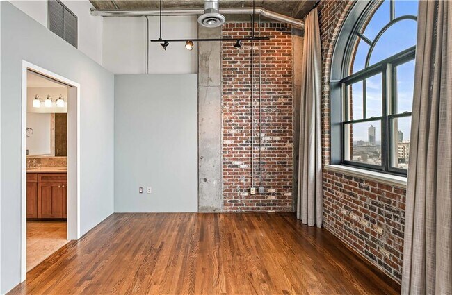 Building Photo - 3180 Mathieson Dr NE