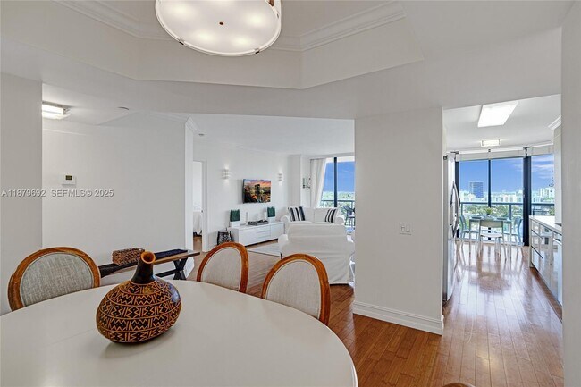 Building Photo - 3640 Yacht Club Dr