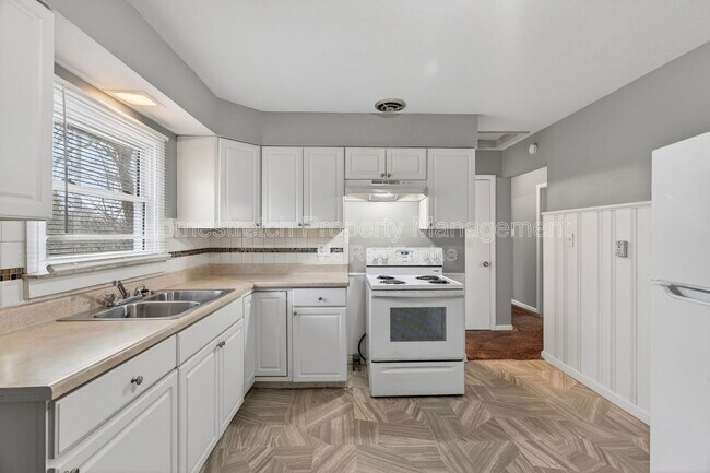 Building Photo - 12070 Garden Ln