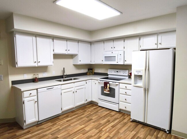 Building Photo - Great 3 Bd 2.5 Bath Townhome