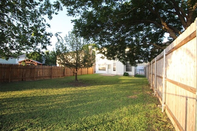 Building Photo - 8622 Piney Creek Bend