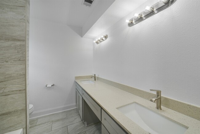 Building Photo - 10715 Nobility Dr