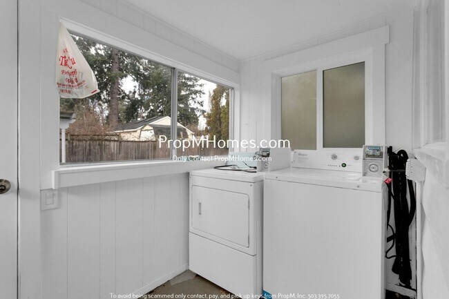 Building Photo - Updated Three Bedrom Home in Brentwood-Darlington!