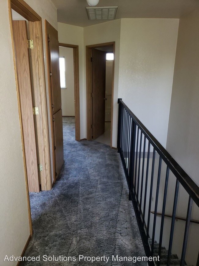 Building Photo - 5391 Valleyridge Dr