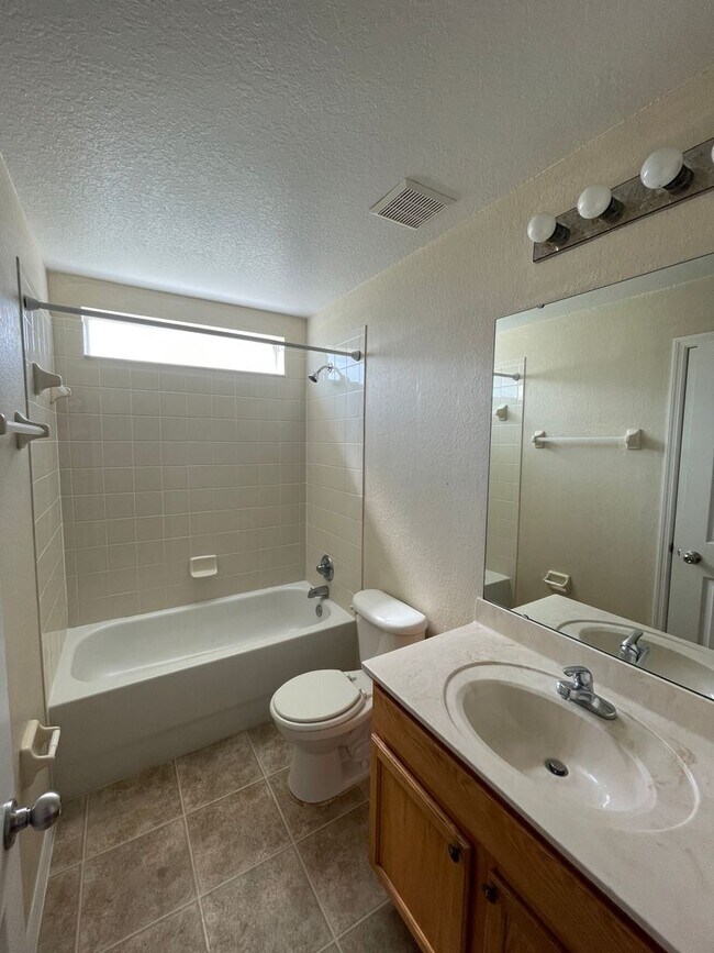 Building Photo - 213 Tower View Dr W