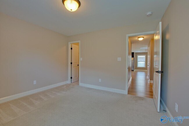 Building Photo - 5010 Montauk Trail SE
