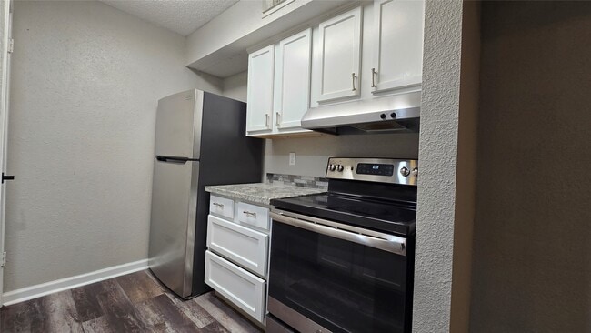 Building Photo - 250 El Dorado Blvd