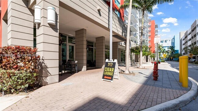 Building Photo - 7875 NW 107th Ave