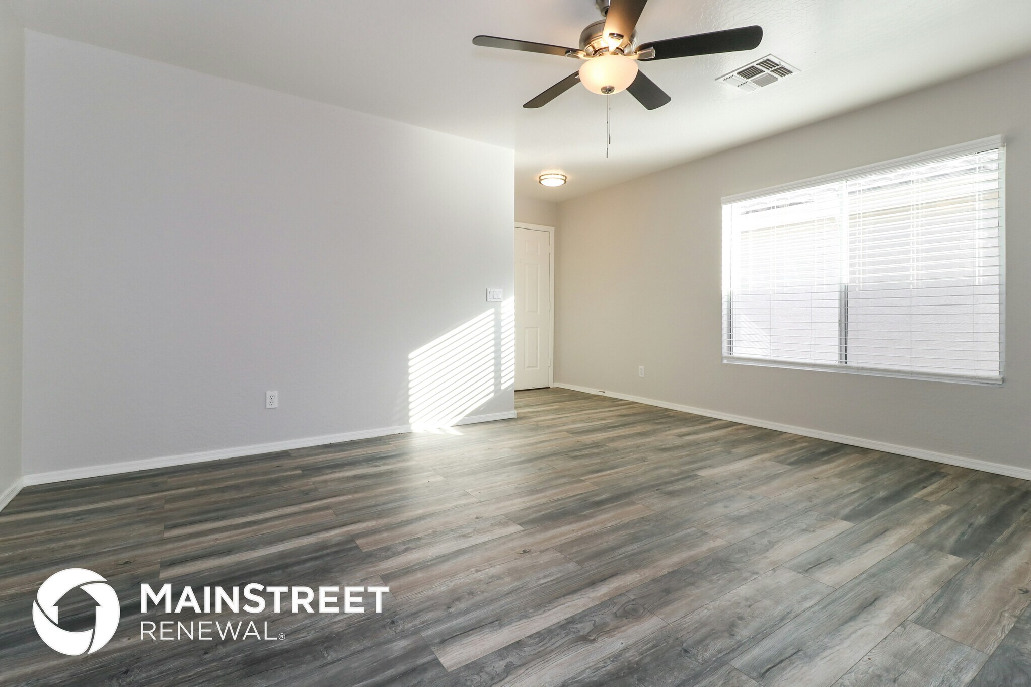 Building Photo - 11825 W Altadena Ave