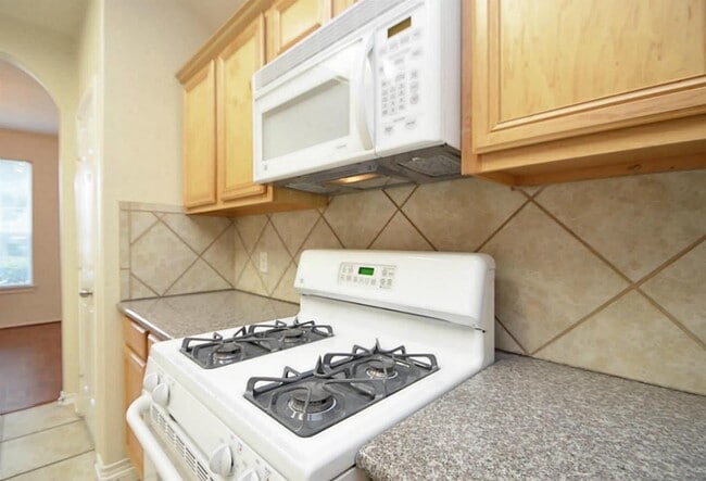 Building Photo - 19715 Diamond Hills Ln