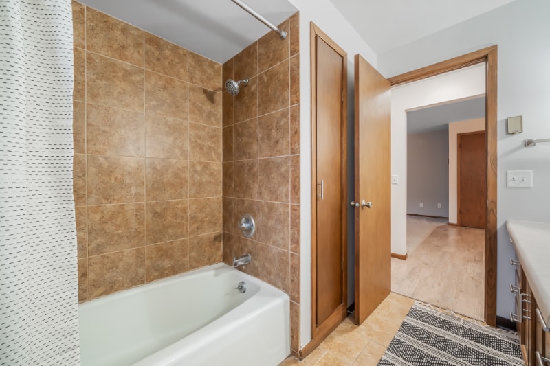 Building Photo - 1000 W McKinley Ave