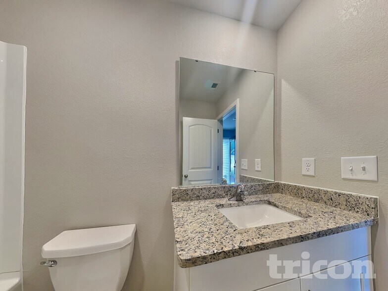 Building Photo - 310 Coleshill Rd