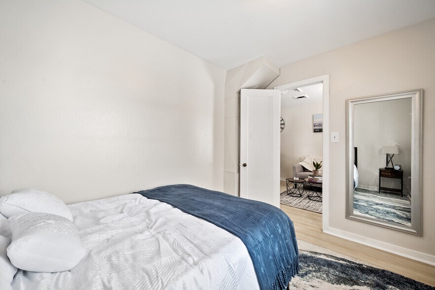 Building Photo - 4857-1 S Fox St