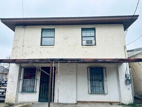 Building Photo - 2620 Laredo St