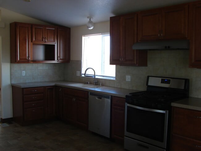 Building Photo - 4 Bedroom in Arboga! Coming Soon!