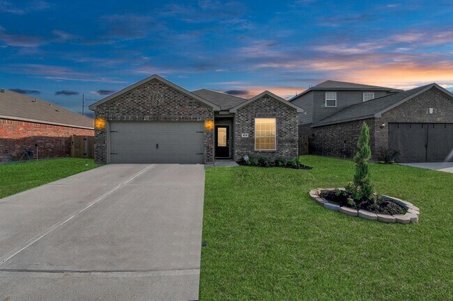 Primary Photo - 424 Maple Fawn Dr