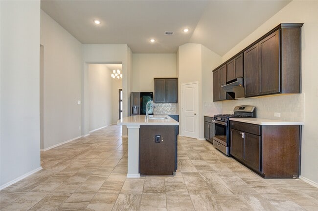 Building Photo - 4727 Crest Hill Dr