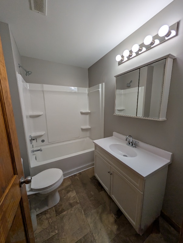 Building Photo - 529 Main St